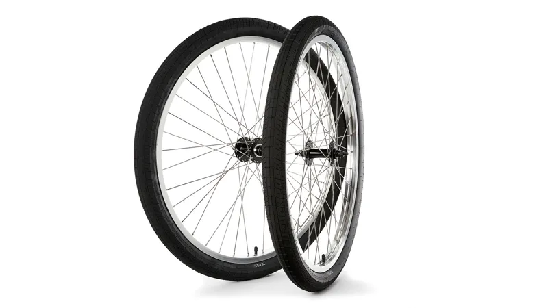 Sm 29 Inch Covid Cruiser Wheelset Silver W Black Hubs Tyres Sm 29 Inch Covid Cruiser Wheelset Silver W Black Hubs Tyres